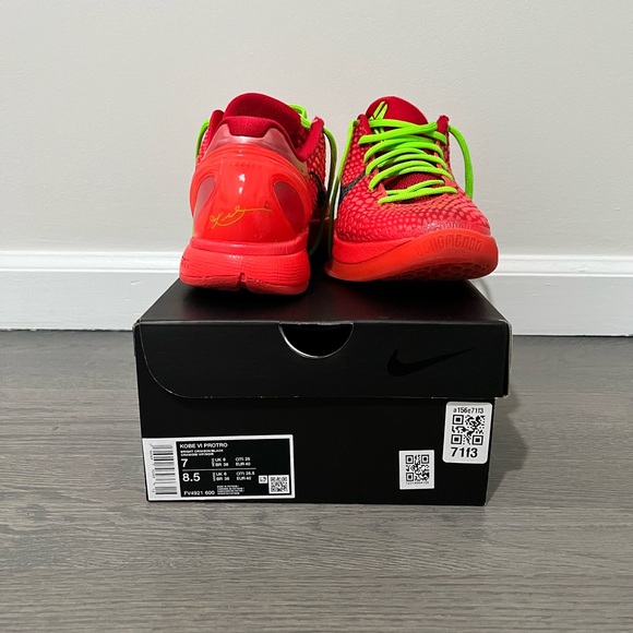 Kobe 6 Protro ‘Reverse Grinch’ - Picture 2 of 7